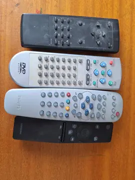 4 télécommandes