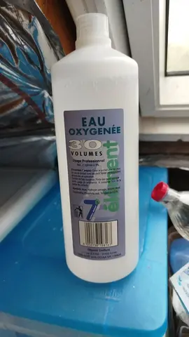 eau oxygénée pour décoloration cheveux