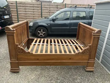 lit ancien en bois