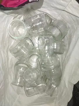 lot de petits pots en verre