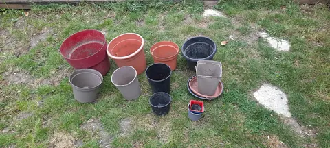 Pots de fleurs plastique