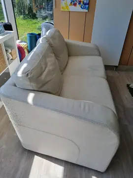 canapé en cuir écru