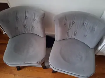 2 petits fauteuils
