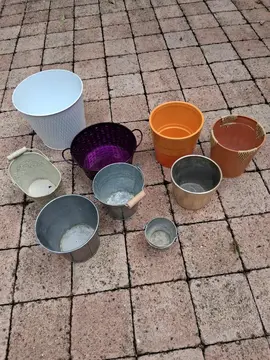 Cache-pots (9) métal, terre et plastique