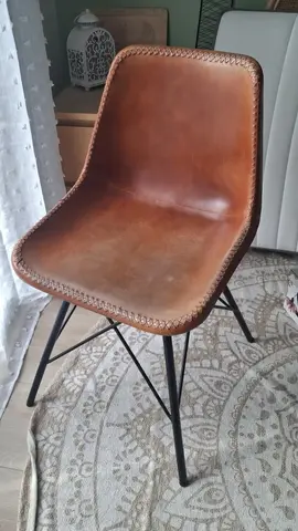 Chaise en cuir