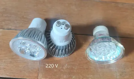 lampe type spot encastrable 220V