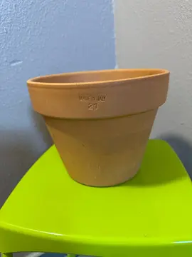 POT EN TERRE - DIAM.21cm / HAUT.17cm