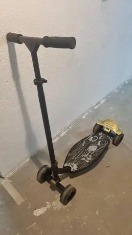 Trottinette à plateau pivotant