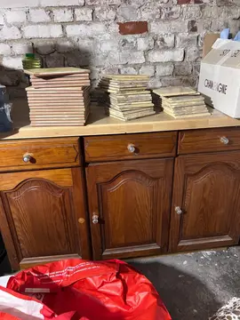 Je donne un meuble en bois massif