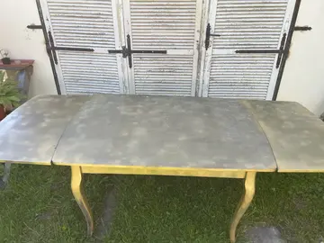 table en bois pour cave ou extérieur