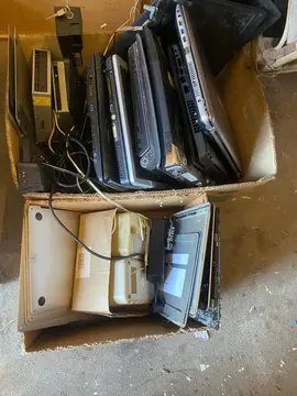 Matériel informatique , pas récent , pour pièces