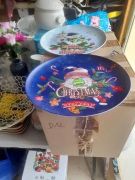 2 assiettes décoratives
