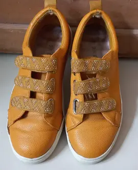 Baskets femme T39 (à réparer)