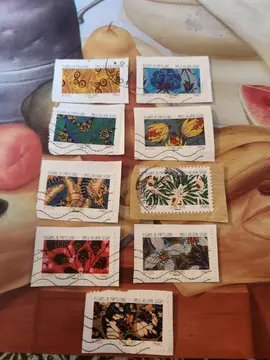 9 timbres oblitérés Fleurs 🌸 & Papillons 🦋
