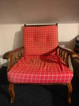 deux fauteuils en bois