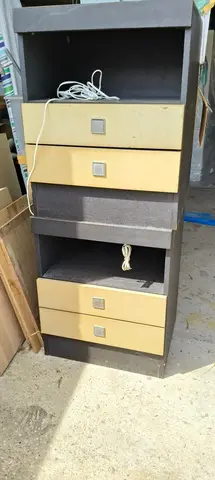 Don de deux chevets /bois. Possibilité d'installer un éclairage dans la niche