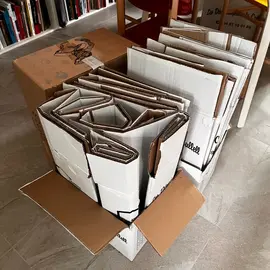cartons de déménagement de livres et papier