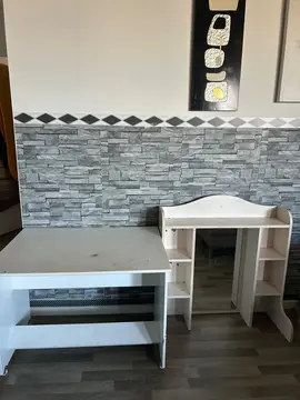 bureau à roulettes avec miroir