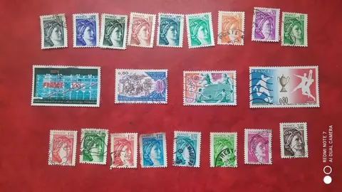 timbres 1977 A, lot 220