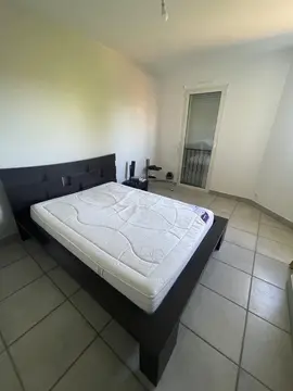 lit GAUTIER 140cm + sommier + matelas + chevet