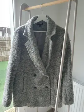 Manteau à bouclettes gris
