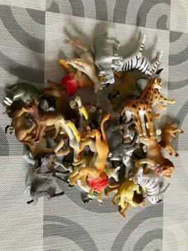 Lot 30 animaux de la savane en plastique