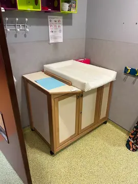 table à langer en bois