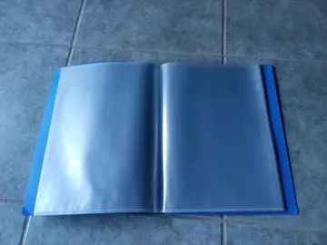 cahier pochettes tranparentes