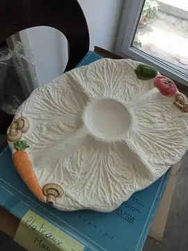 Plateau à hors-d'œuvres peint à la main