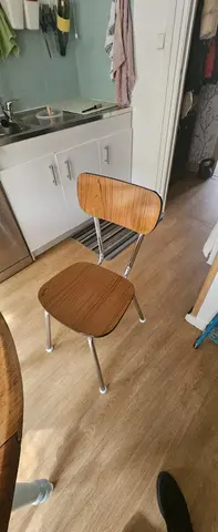 chaises en formica