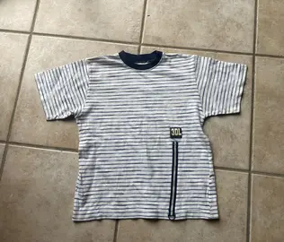 Tee-shirt manches courtes garçon 7 ans