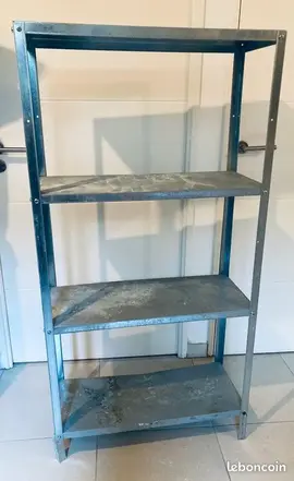 Etagère métallique