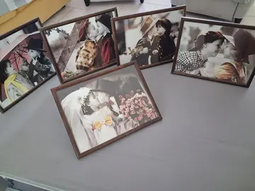donne ,5. cadres + images (19×25cm )