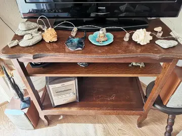 Petite table /meuble TV
