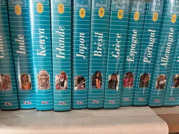 lot de cassettes VHS sur les pays
