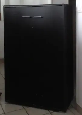 Meuble noir en bois