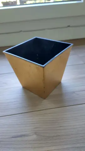 Cache pot doré