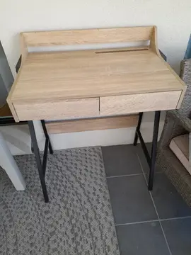 bureau en bois pieds métal noir