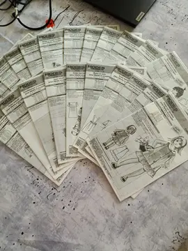 Lot de 25 patrons fillette de. 2 à 10 ans