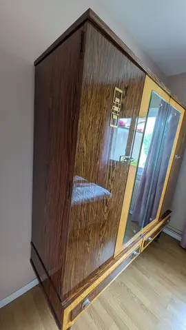 Armoire étagère deux portes avec deux tiroirs