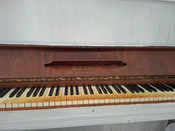 Piano Hansen