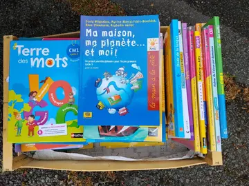 Manuels scolaires.