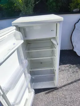 donne frigo Faure fonctionne bien mais il faut le nettoyer