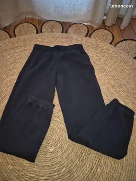 Pantalon jogging noir enfant – Très bon état
