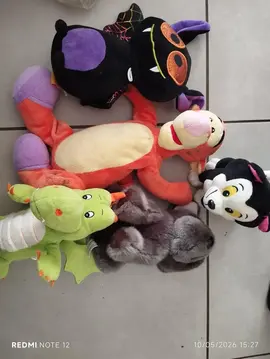 lot de peluche diverses ( f)