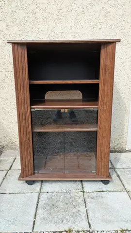 Meuble télévision sur roulettes