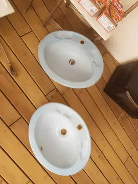 2 vasques bleu clair