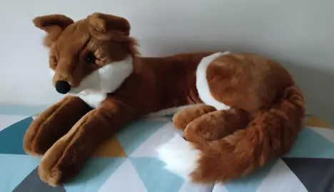 Renard en peluche grand format