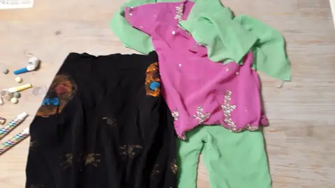 Lots déguisements et objets de fête