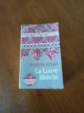 livre..La louve blanche